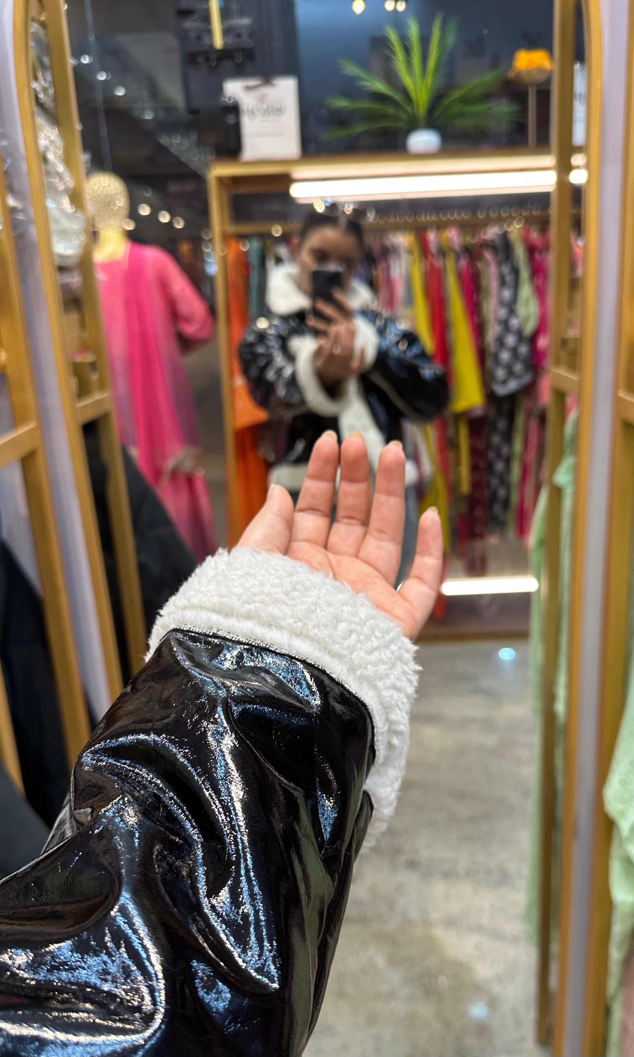 Black furry jacket | Winter-wear